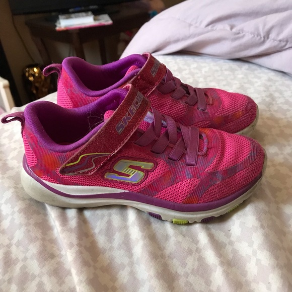 skechers red tennis shoes